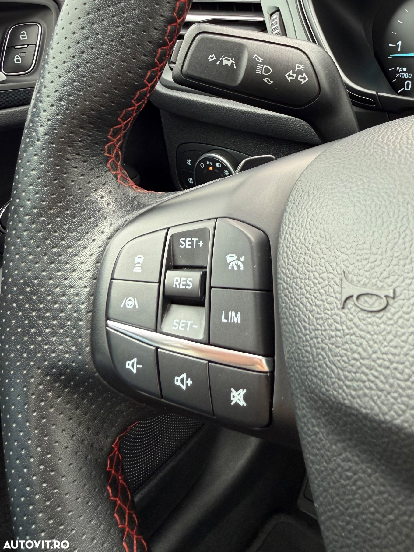 Ford Focus Turnier 1.5 EcoBlue Start-Stopp-System Aut. ST-LINE - 23