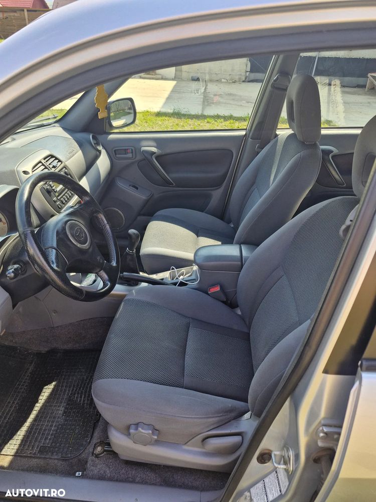 Toyota RAV4 2.0 D-4D Confort - 4