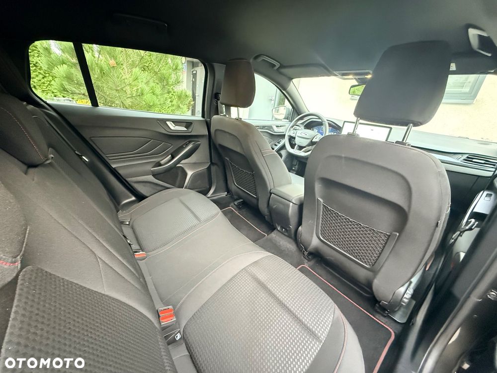 Ford Focus 1.0 EcoBoost mHEV ST-Line X - 27