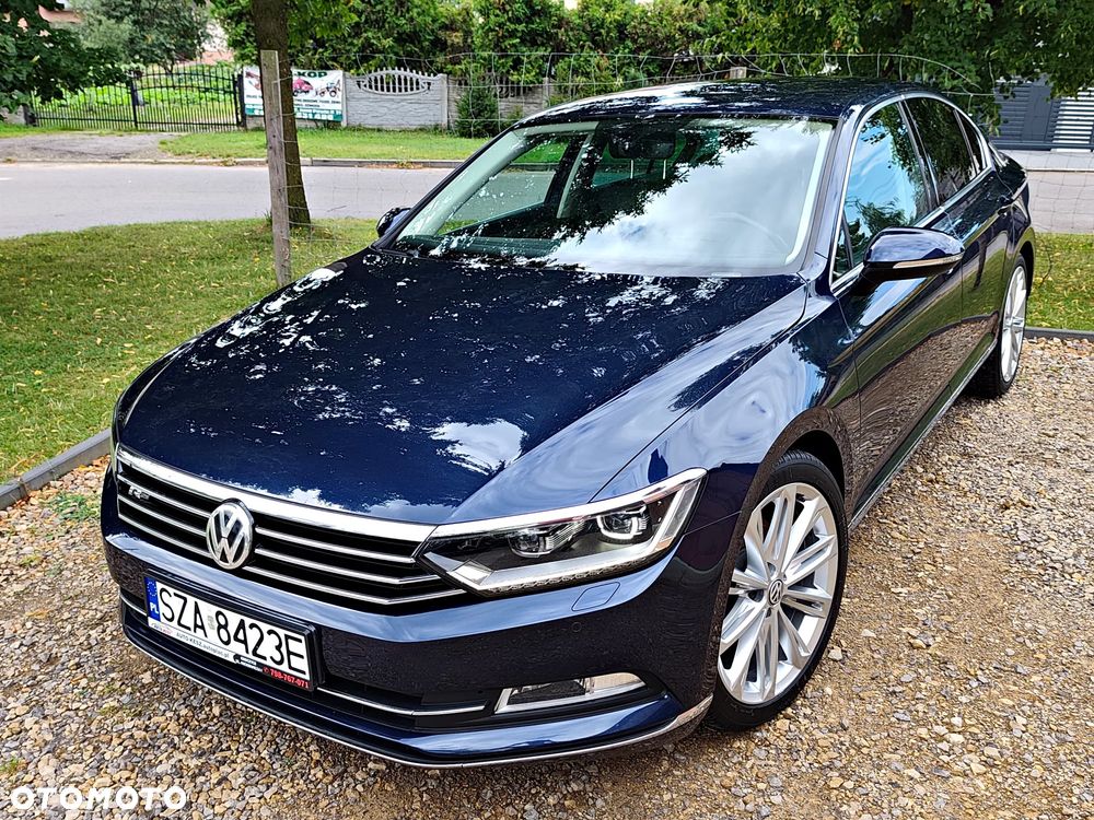 Volkswagen Passat - 1