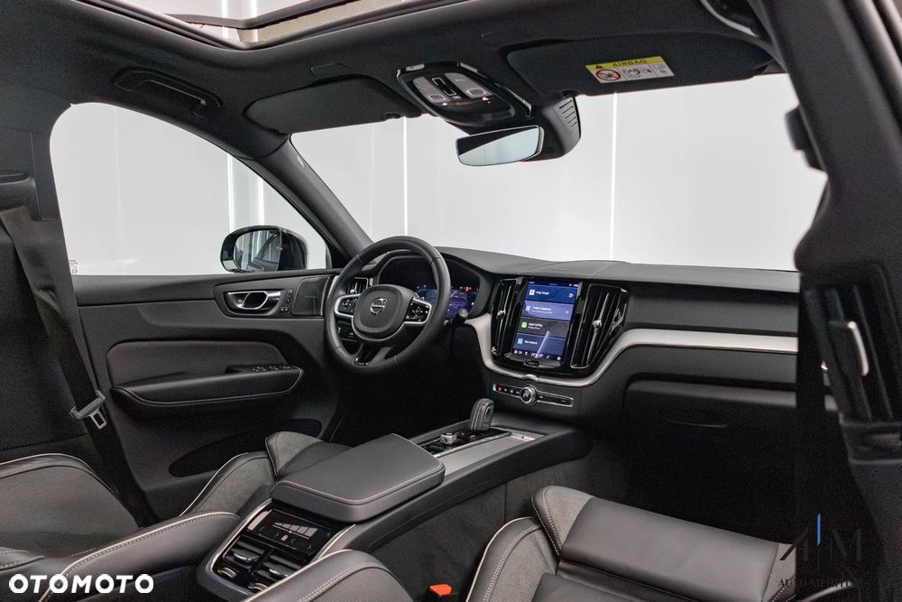 Volvo XC 60 B5 D AWD Ultimate Dark - 17