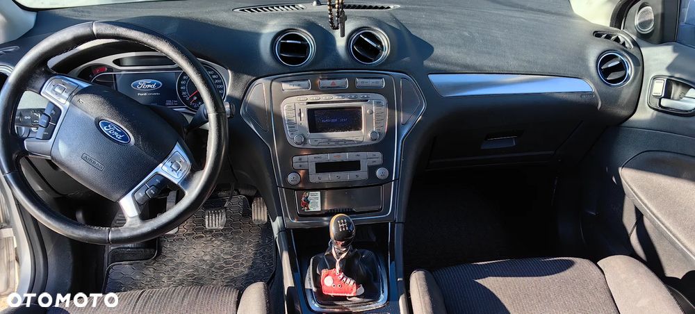 Ford Mondeo 2.0 Ambiente - 8