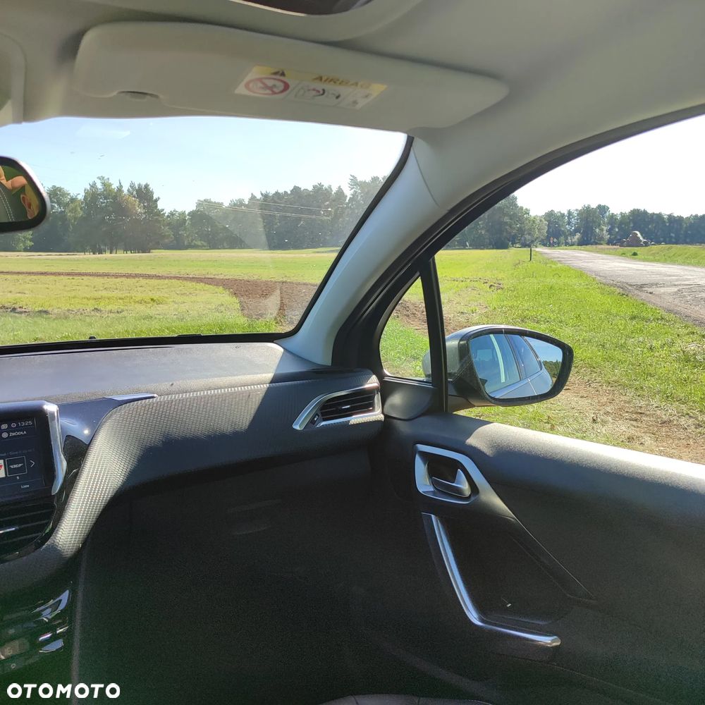 Peugeot 2008 1.2 Pure Tech Allure S&S - 3