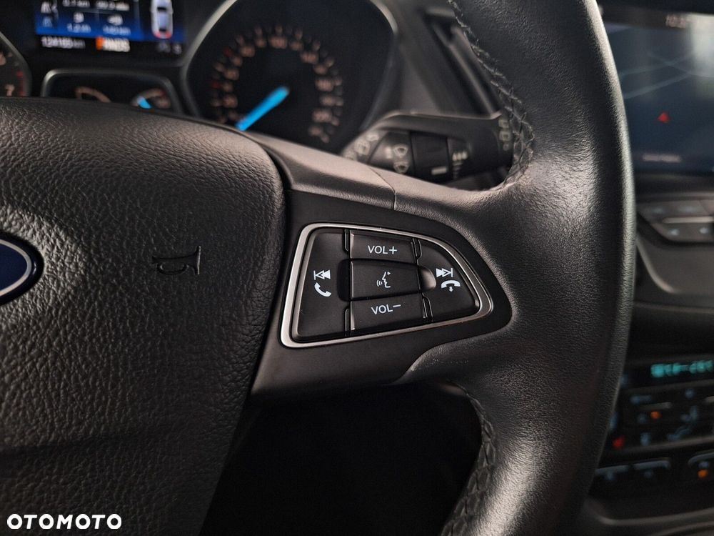 Ford Kuga - 36