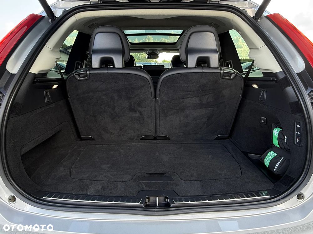 Volvo XC 90 T8 AWD Recharge Geartronic RDesign Edition - 33