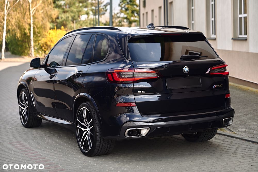 BMW X5 M M50d - 11