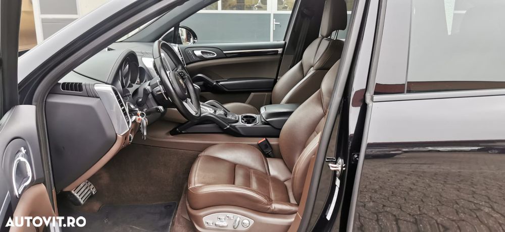 Porsche Cayenne - 15