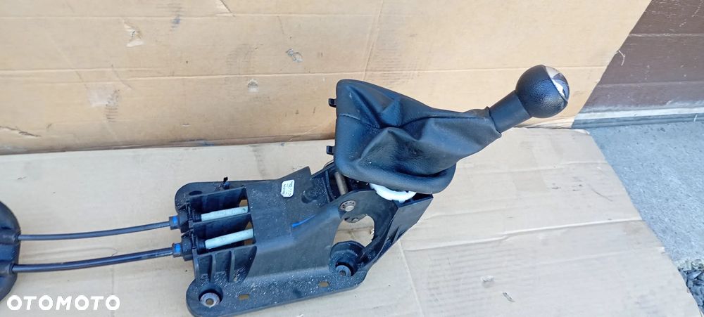 Wybierak lewarek biegów linki Peugeot 207 9654072080 - 5