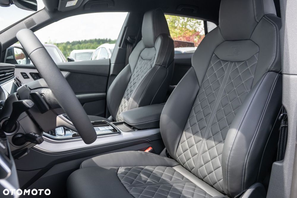 Audi Q8 - 11