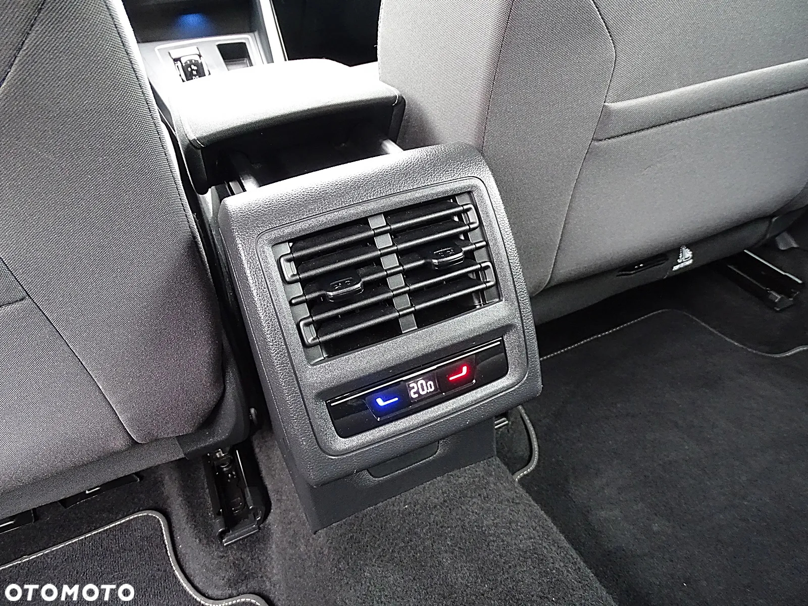 Volkswagen Golf Variant 2.0 TDI 4Motion SCR DSG Alltrack - 40