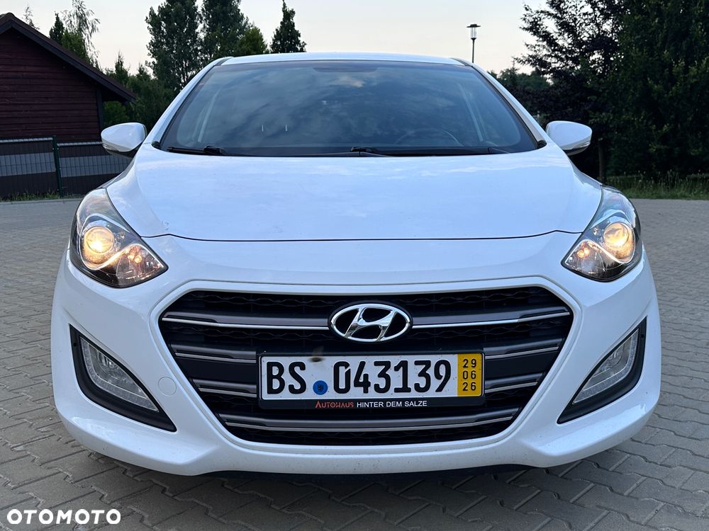 Hyundai i30 blue 1.6 GDI Passion - 14