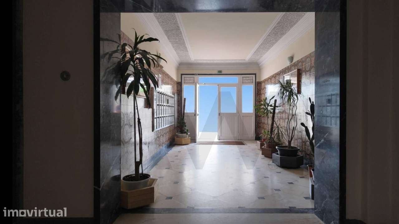 Apartamento T3 com Excelente Potencial de Remodelação em Povoa de St. - Grande imagem: 3/20