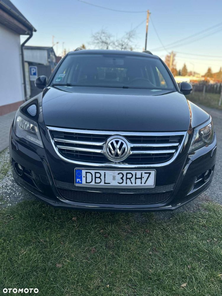 Volkswagen Tiguan - 1