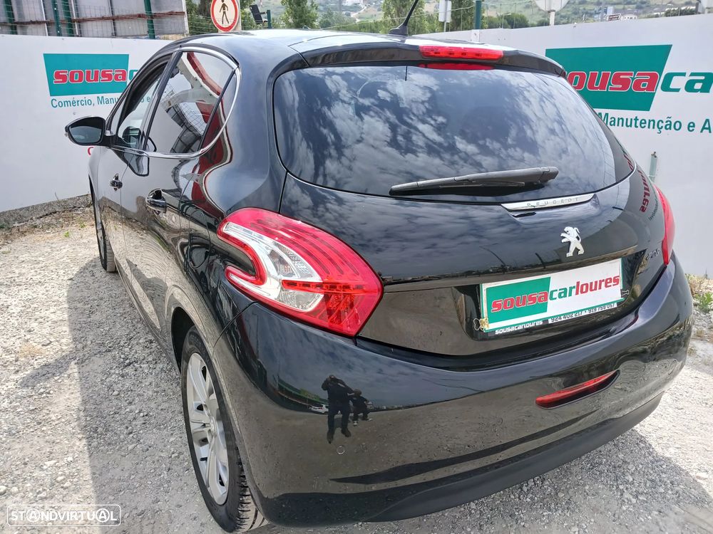 Peugeot 208 1.2 VTi Allure - 12
