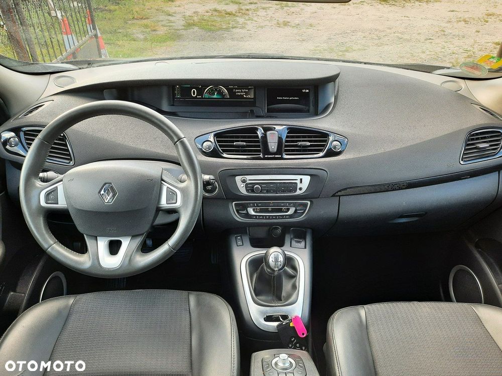 Renault Grand Scenic - 10