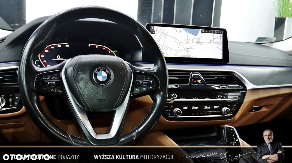 BMW Seria 5 530i GPF Luxury Line sport - 15