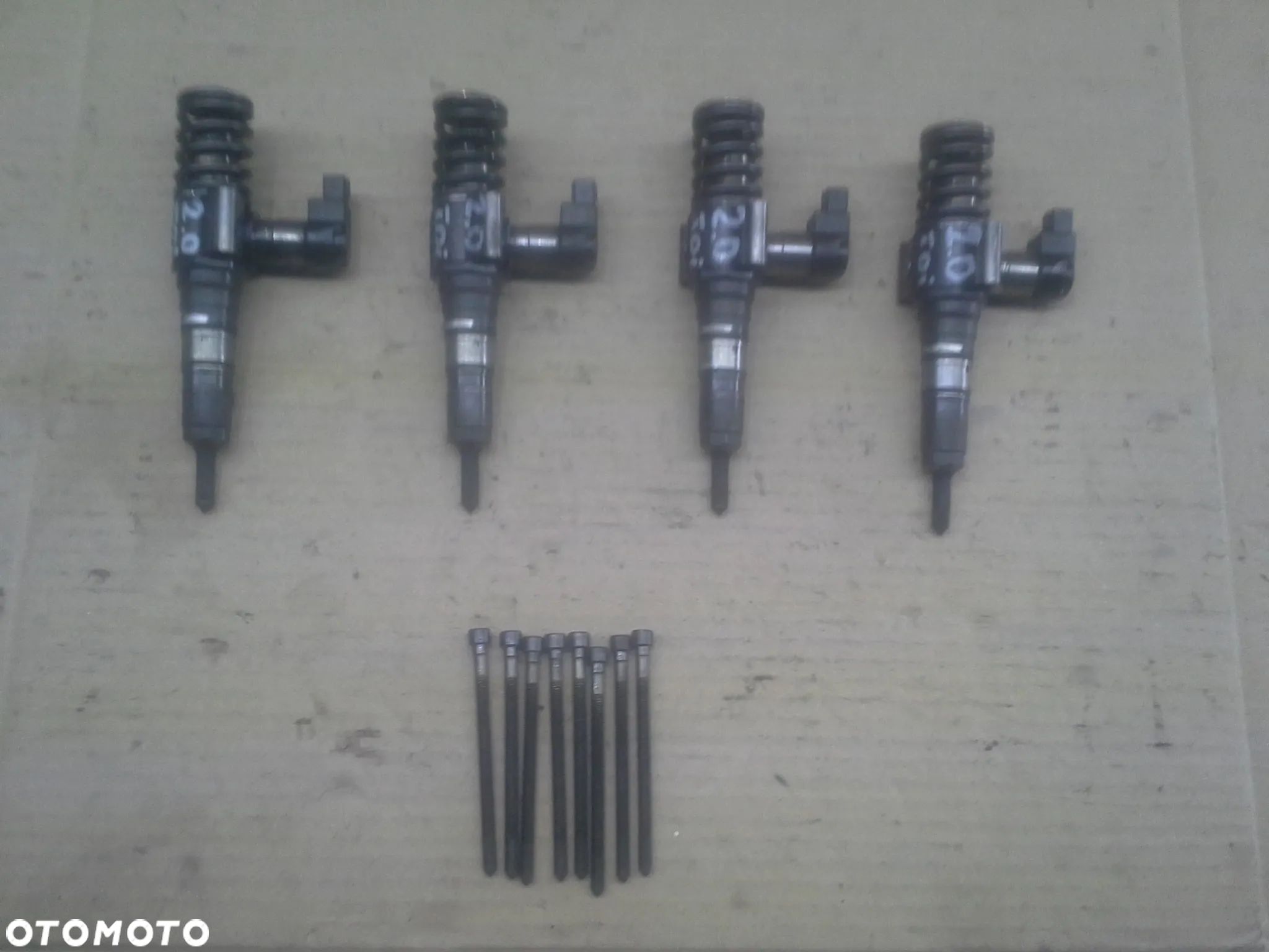 Volkswagen Passat B6 2.0 16V TDI BKP pompowtryskiwacze Continental-Siemens komplet - 1