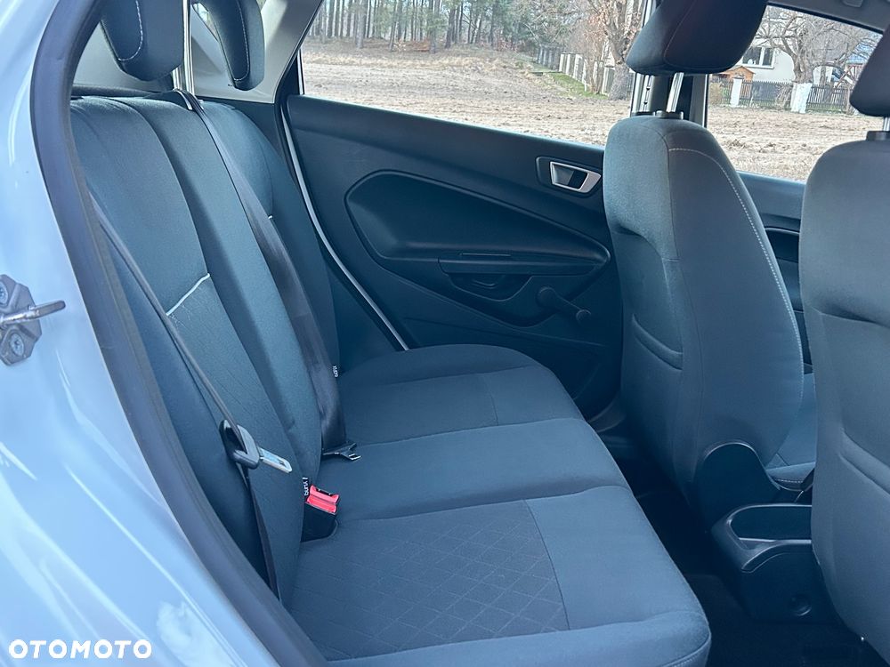 Ford Fiesta 1.25 Celebration - 24