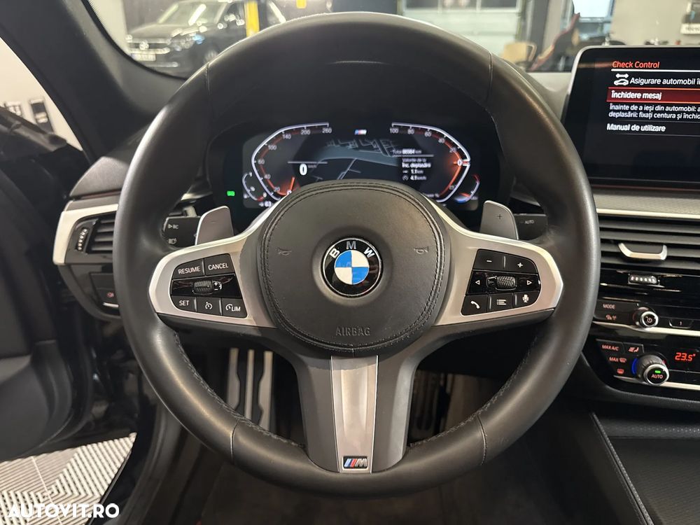 BMW Seria 5 520i AT MHEV - 17