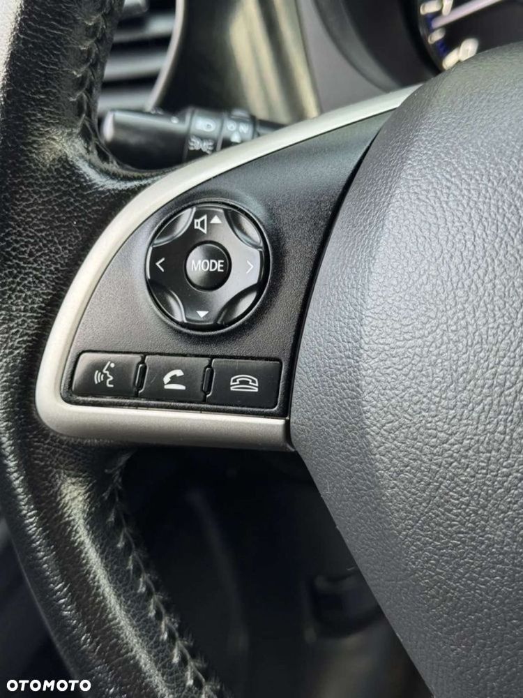 Mitsubishi Outlander - 16