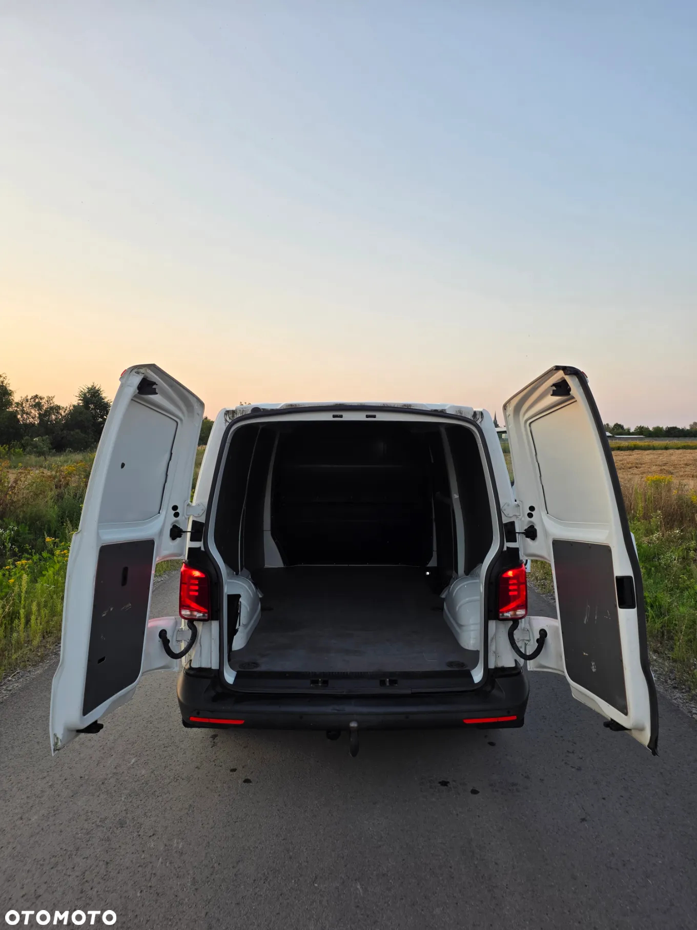 Volkswagen Transporter - 12