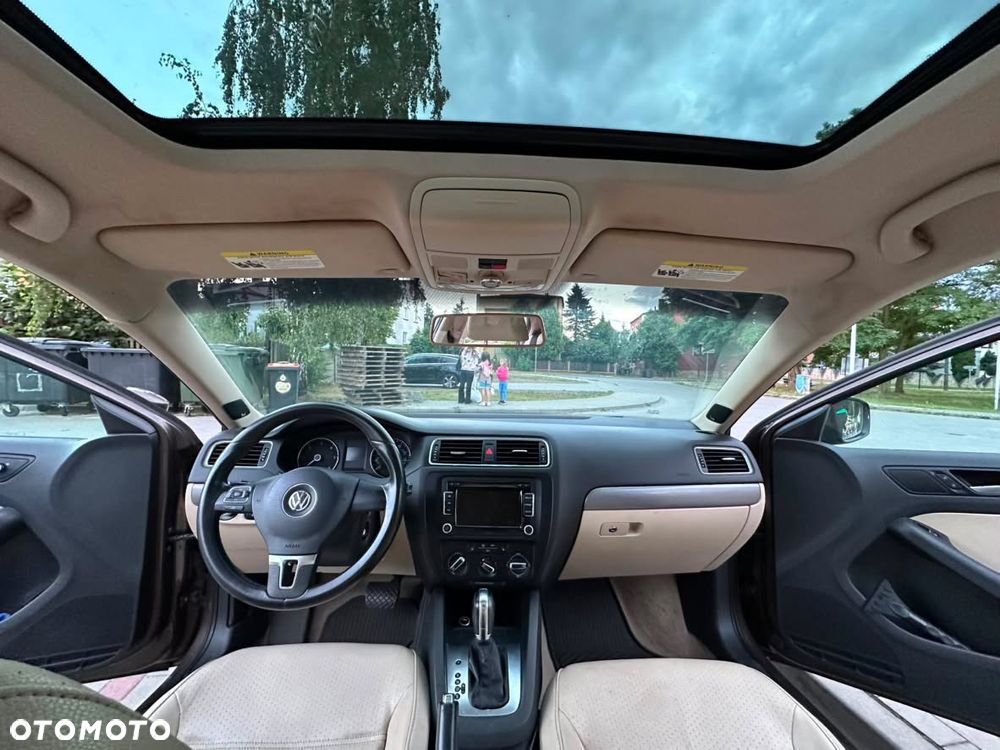 Volkswagen Jetta 2.0 TDI Highline DSG - 7