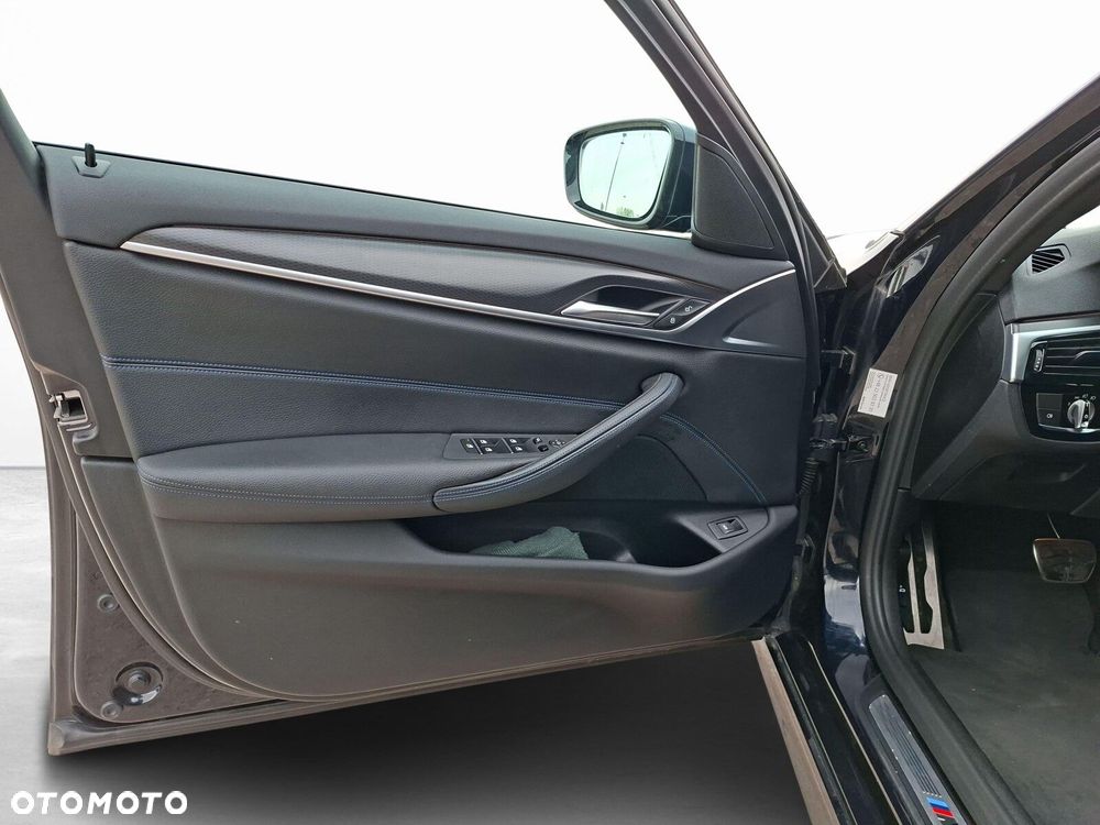 BMW Seria 5 520i mHEV M Sport sport - 12