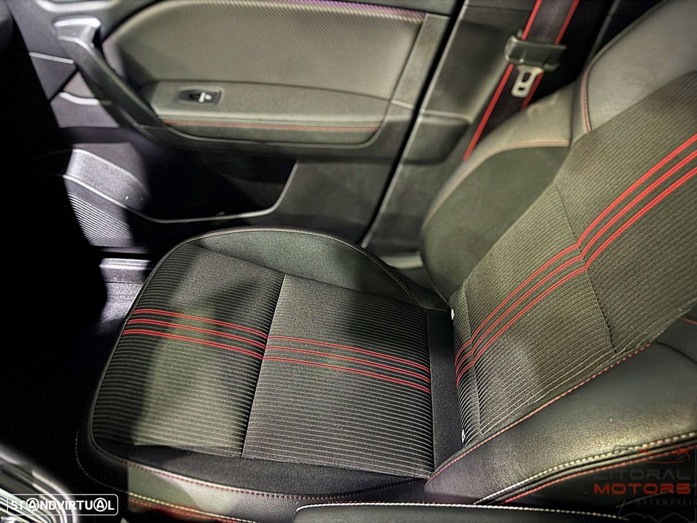 Renault Captur 1.6 E-Tech Plug-In RS Line - 19