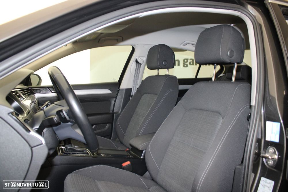 VW Passat 1.6 TDI Business DSG - 25