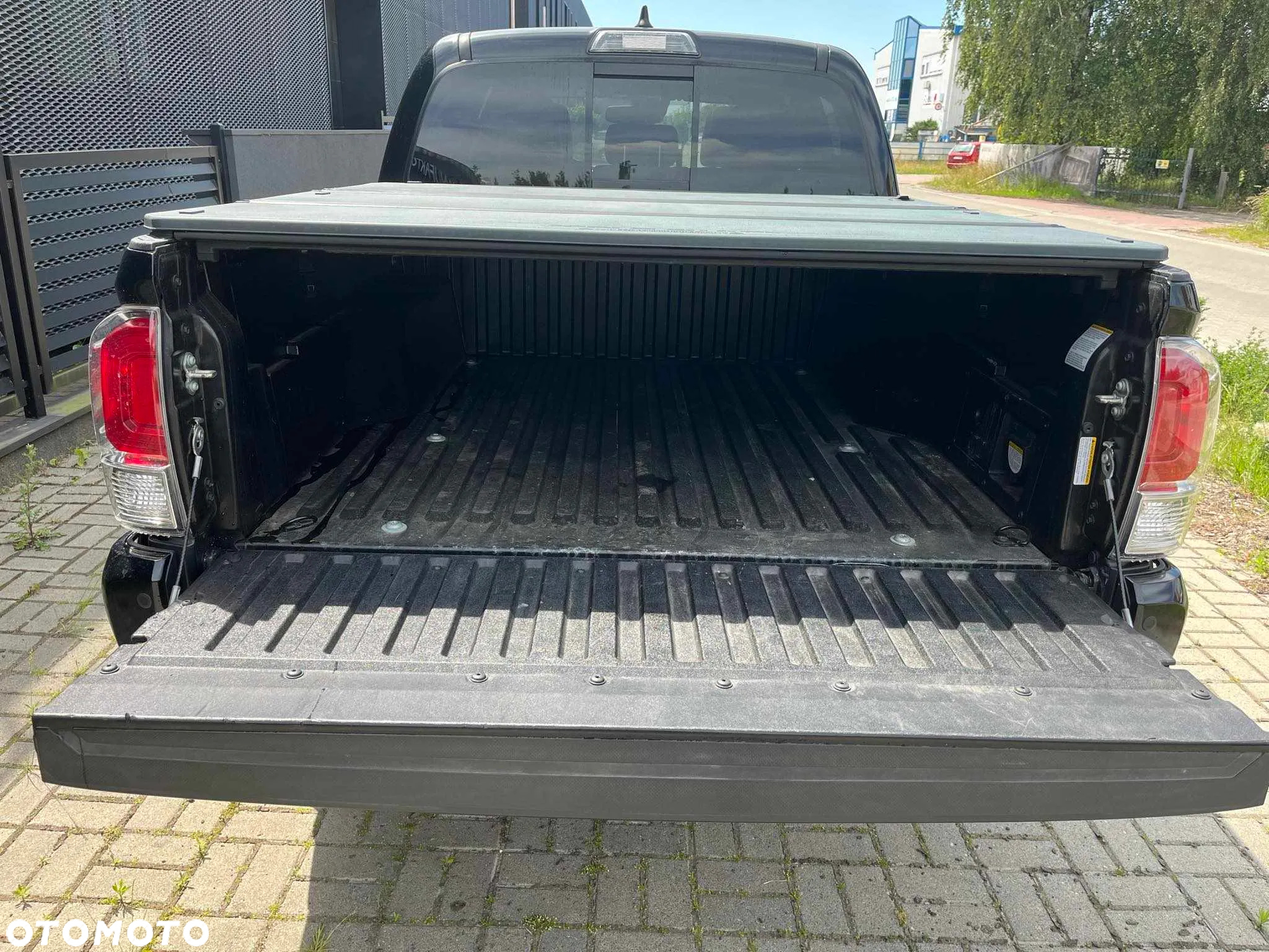 Toyota Tacoma - 10