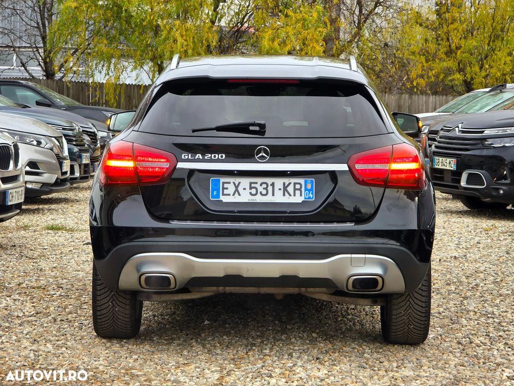 Mercedes-Benz GLA 200 7G-DCT AMG Line - 11