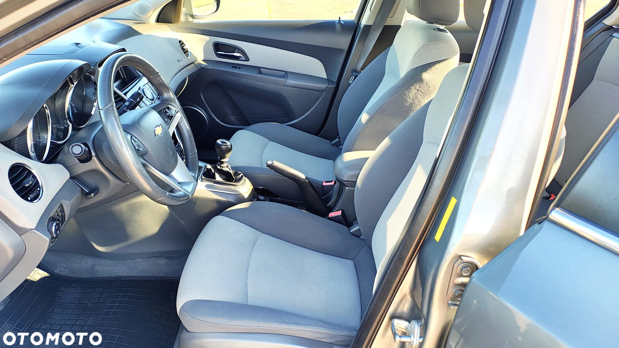 Chevrolet Cruze 1.8 LT - 15