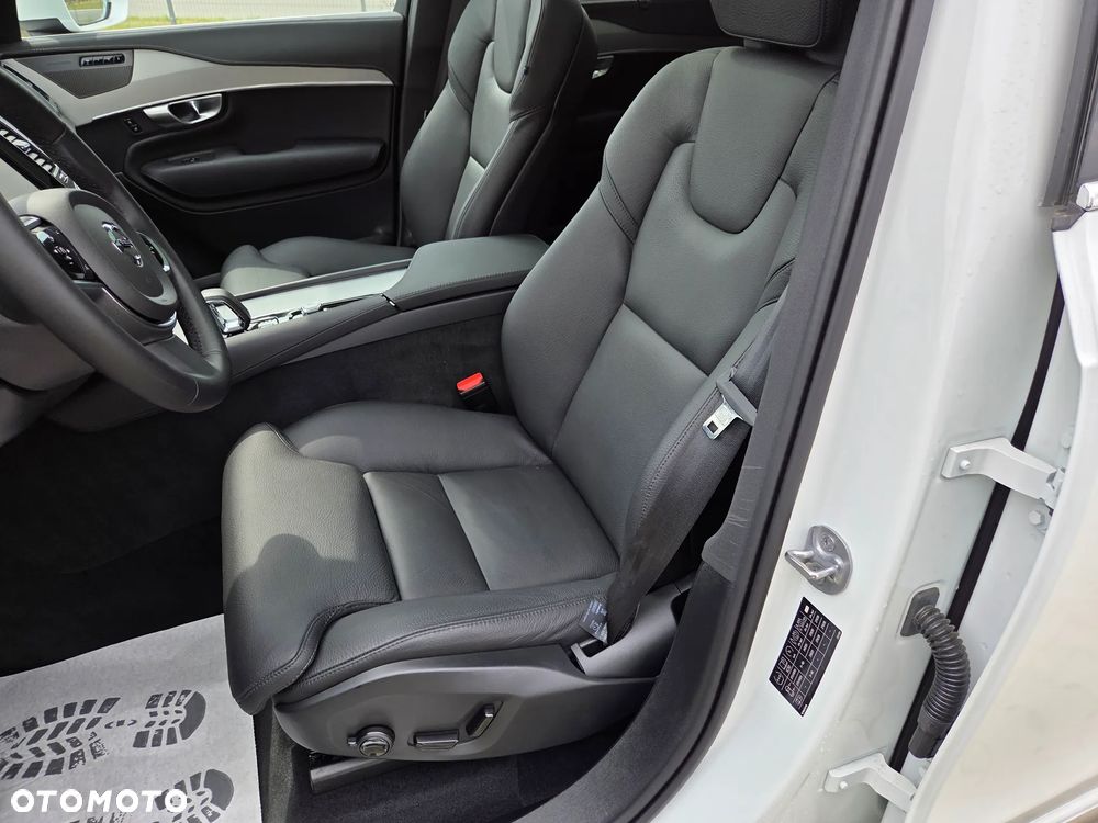 Volvo XC 90 B5 D AWD Plus Bright - 28