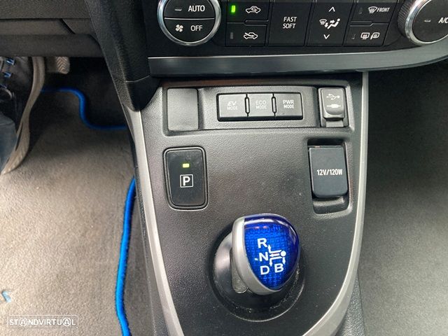 Toyota Auris 1.8 HSD Comfort+Navi - 12