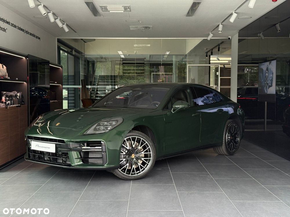 Porsche Panamera - 4