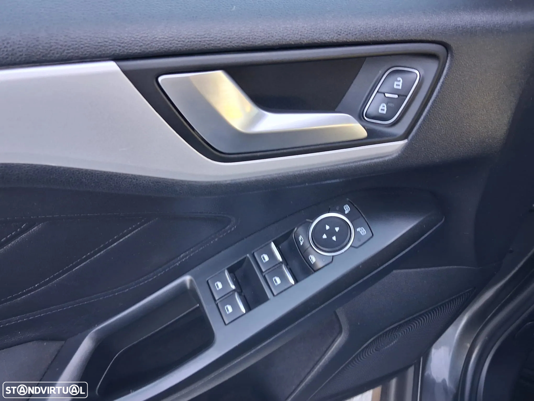 Ford Focus 1.0 EcoBoost Business - 14