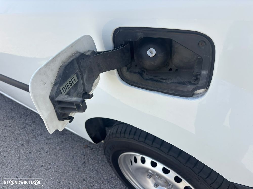 Renault Kangoo 1.5 dCI 86cv - 2 LUG - 16