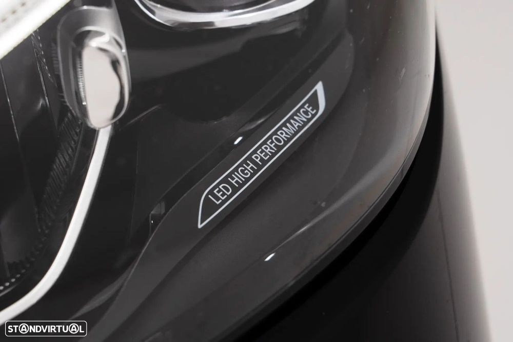 Mercedes-Benz C 300 e AMG Line - 42