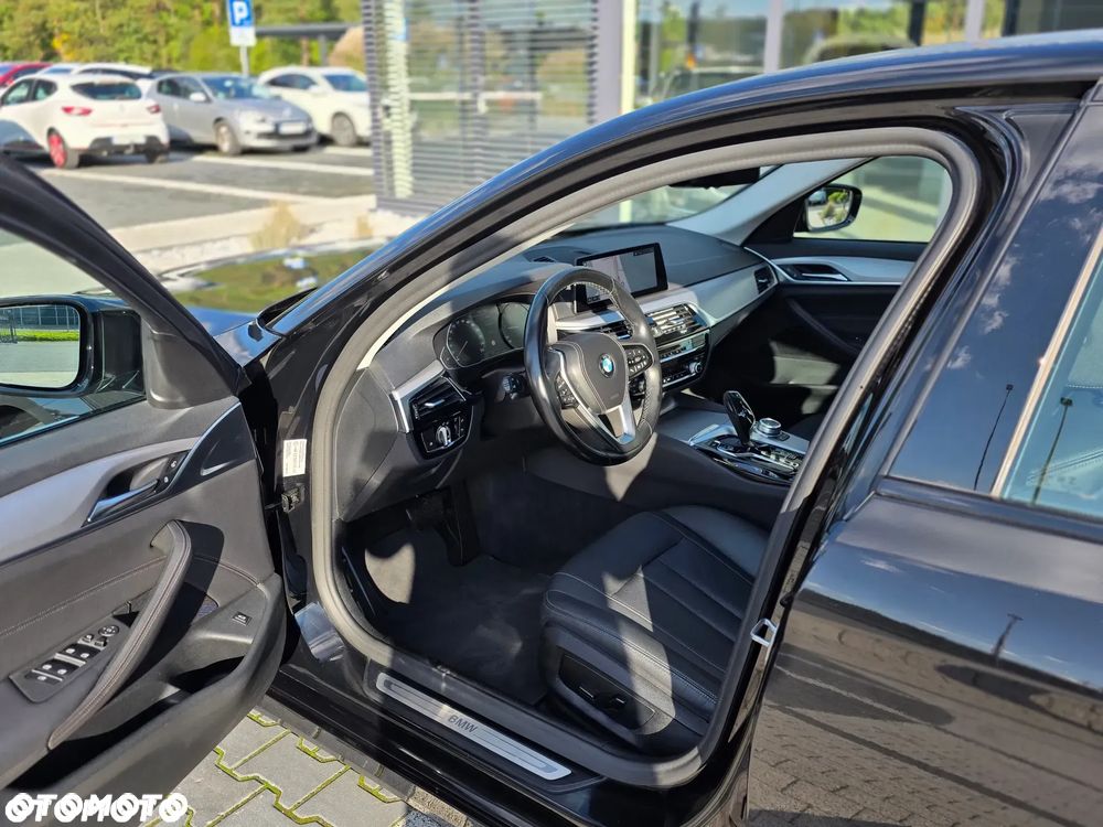 BMW Seria 5 520i GPF Business Edition sport - 22