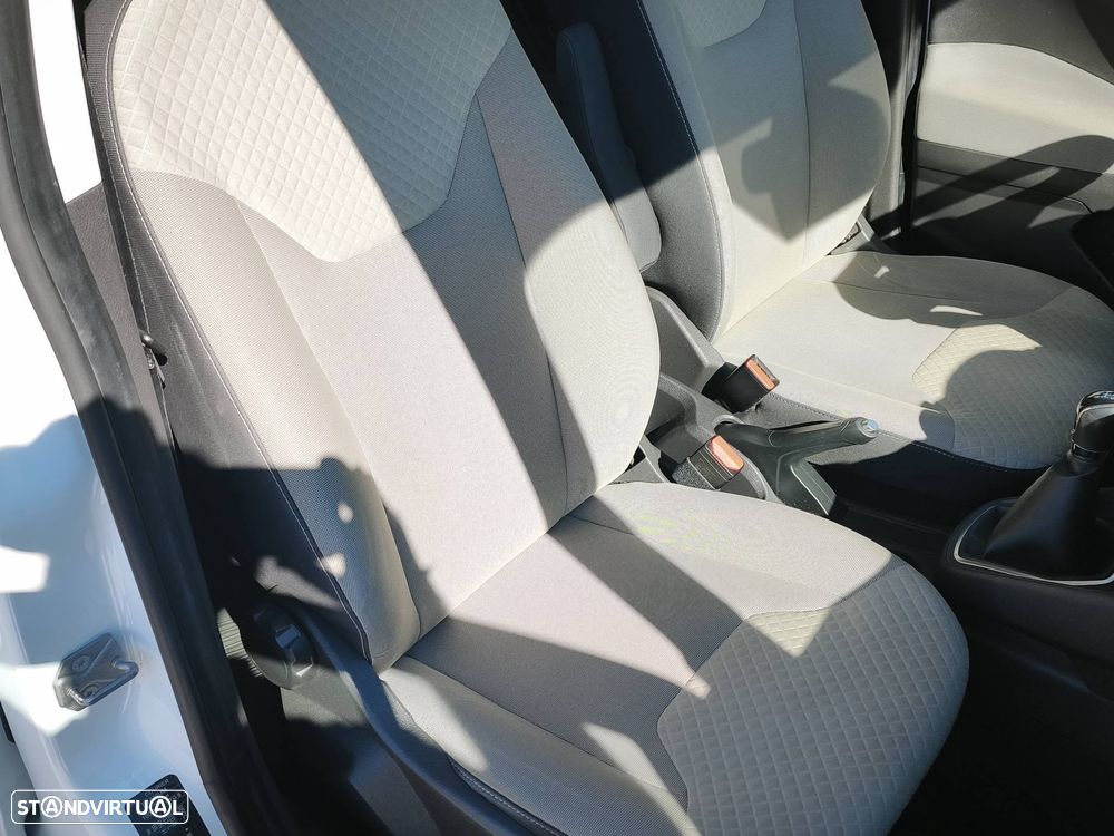 Ford Tourneo Courier 1.0 EcoBoost Titanium - 21