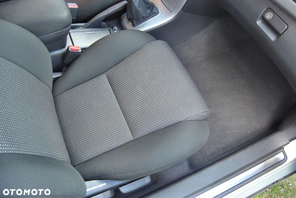 Toyota Avensis 1.8 VVT-i Sol - 29