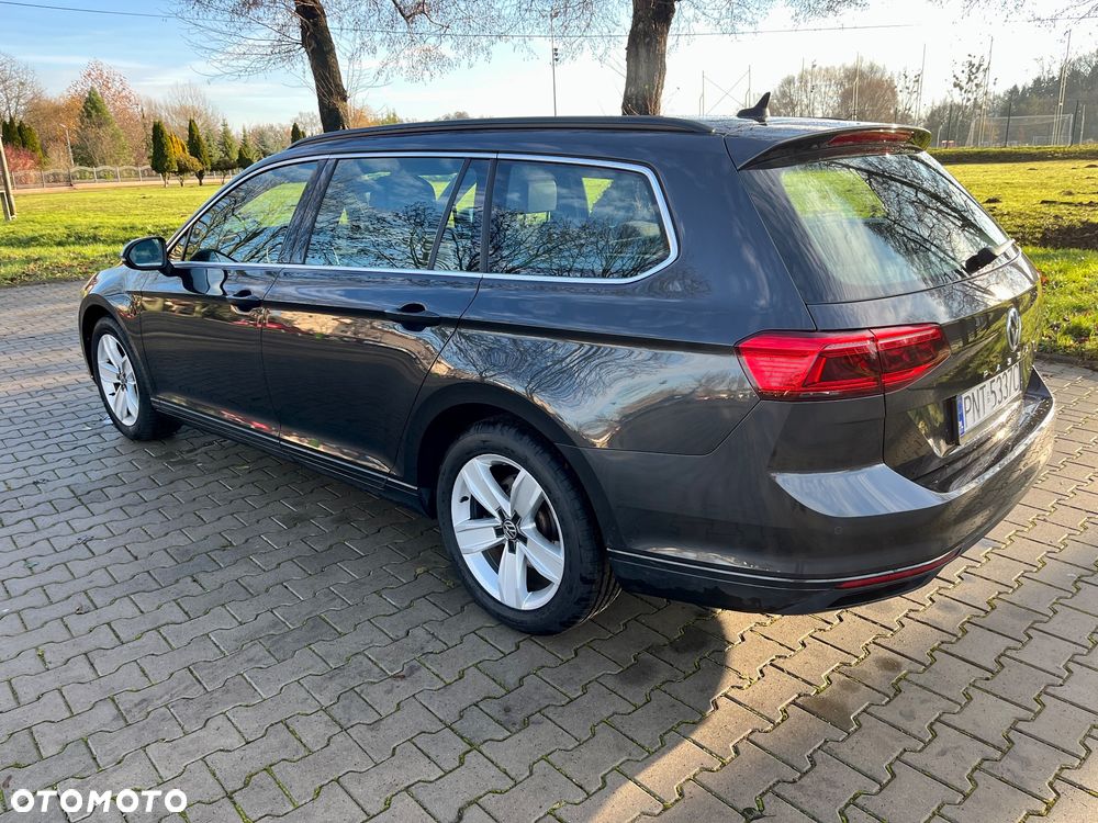 Volkswagen Passat 1.6 TDI SCR DSG Business - 10