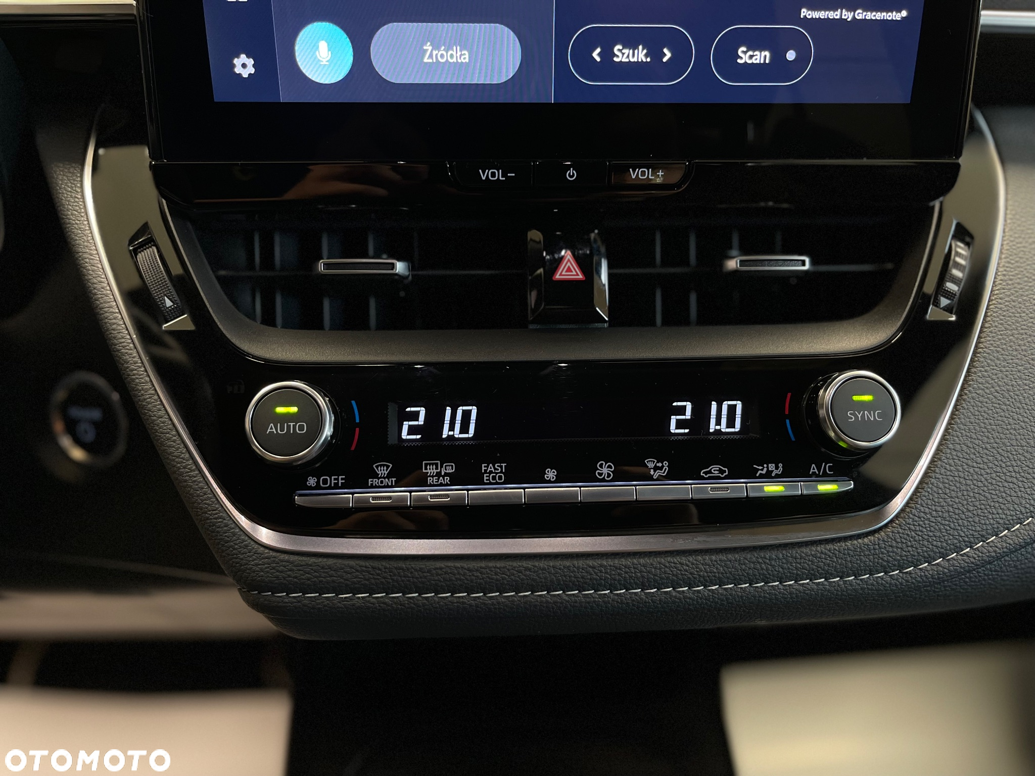 Toyota Corolla 1.8 Hybrid Comfort - 24