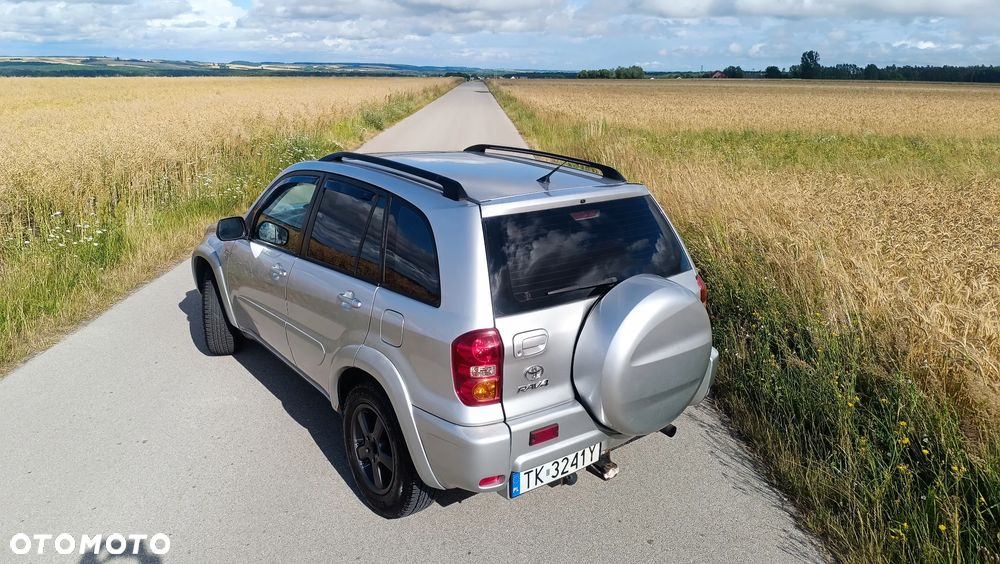 Toyota RAV4 2.0 D-4D 4x4 - 6
