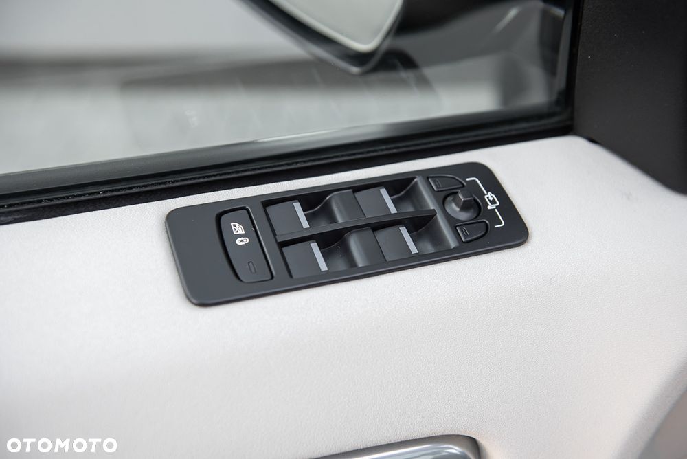 Land Rover Discovery Sport 2.0 D180 R-Dynamic HSE - 20