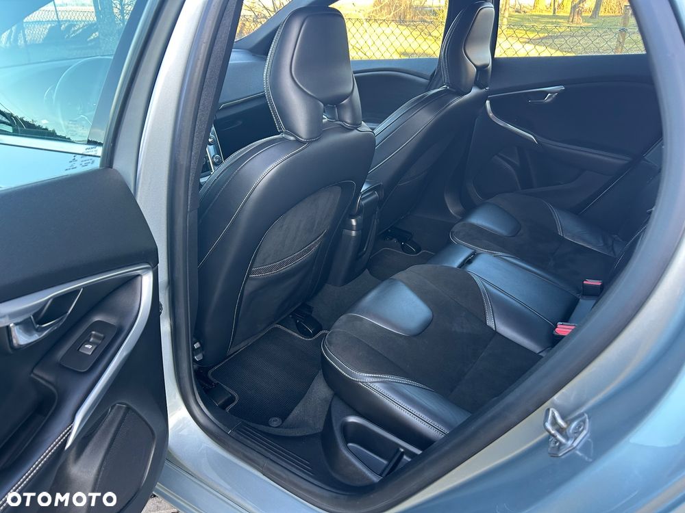 Volvo V40 D4 Drive-E R-Design Momentum - 12