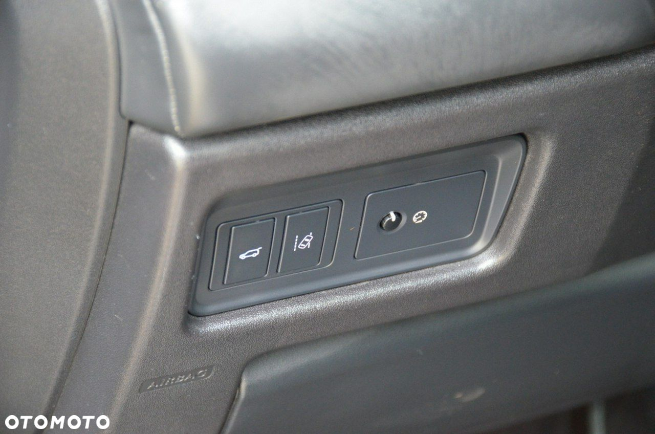 Land Rover Discovery Sport - 25
