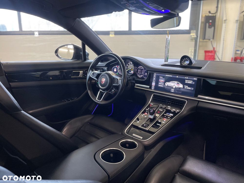 Porsche Panamera - 29