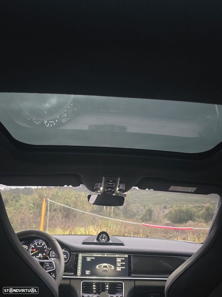 Porsche Panamera Sport Turismo Turbo S E-Hybrid - 19