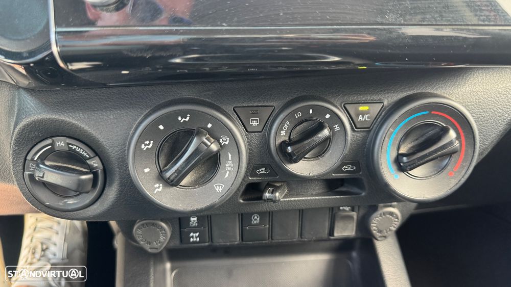 Toyota Hilux 2.4 D-4D 4WD Tracker - 8